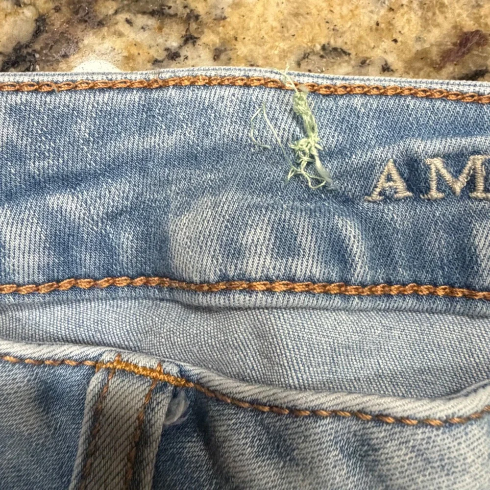American Eagle Hi-Rise Shortie Light Wash Super Stretch Denim Shorts Size 14